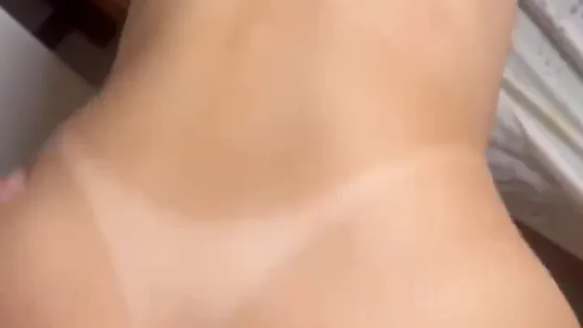 Aquela loirinha da live sendo arrombada