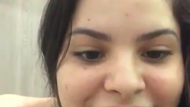 Novinha safada fazendo live de calcinha