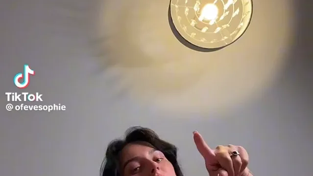 Tiktoker provocante te deixando babando